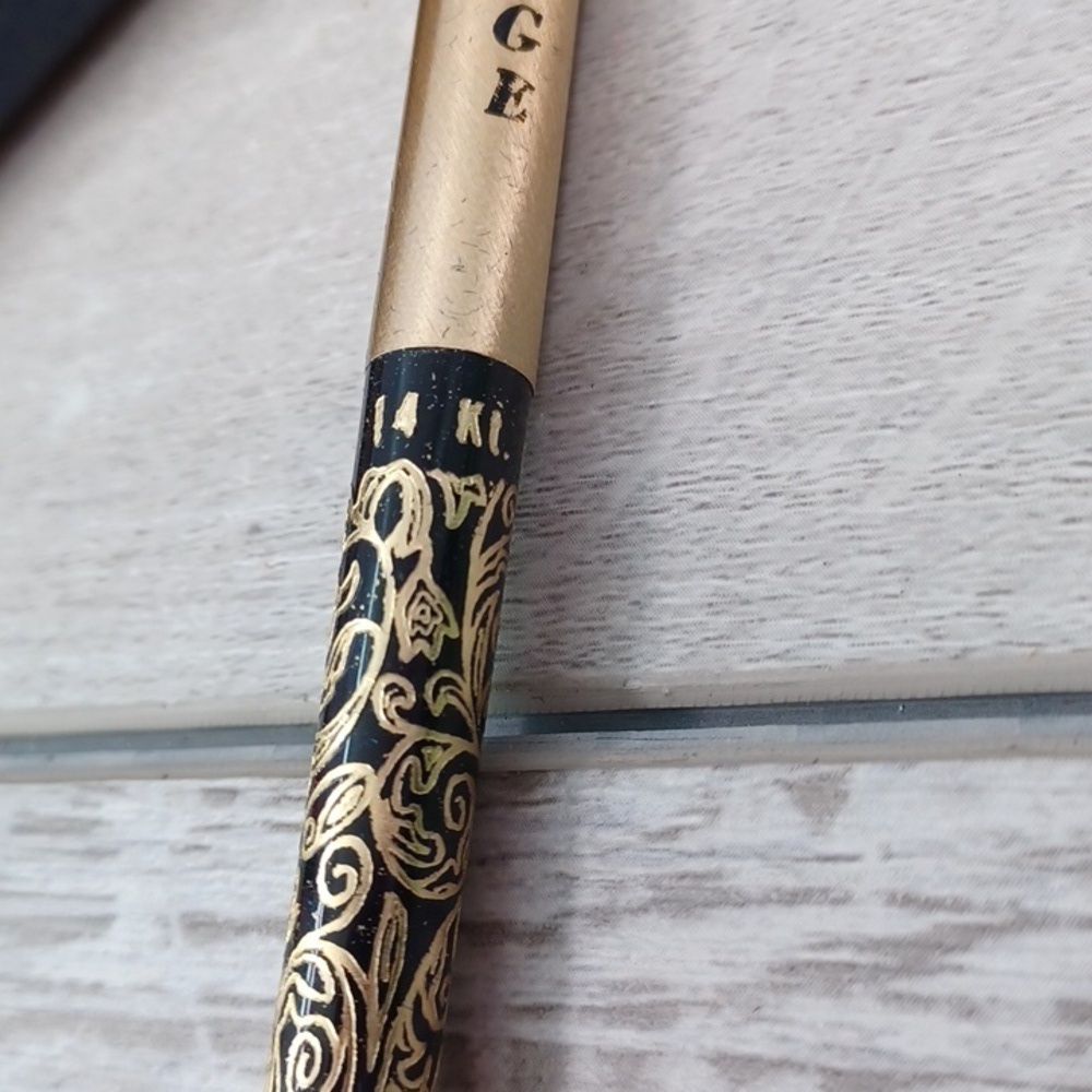 Vintage Perfumed Writing Pens In Case - Picture 4 of 9